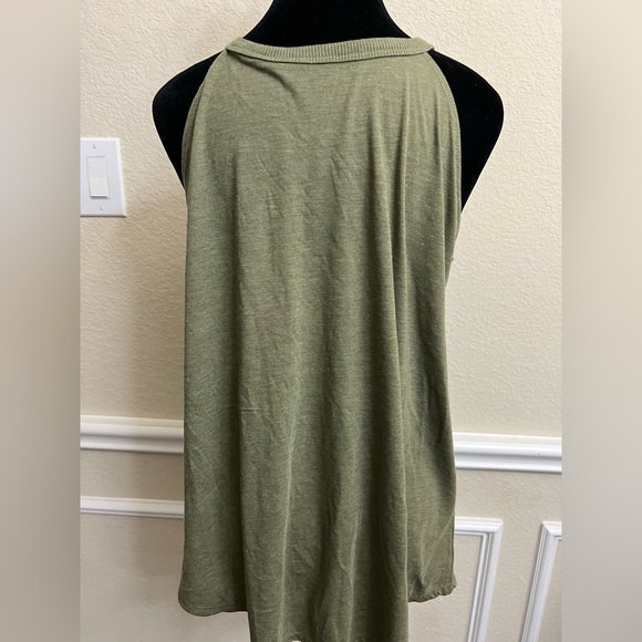 Goddess halter tank - Picture 2 of 2